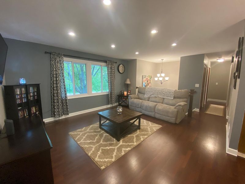 1045 Tanglewood Dr, Shoreview, MN 55126