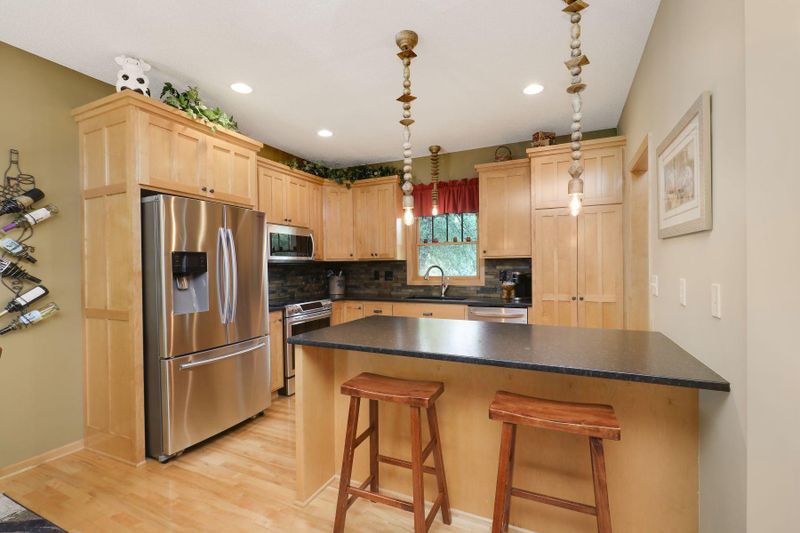 13480 Pineview Ct, Dayton, MN 55327
