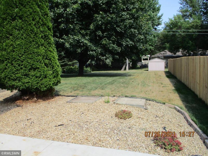 112 Meadowlark Rd SE, Saint Michael, MN 55376