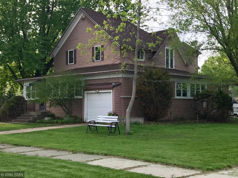 419 E Broadway St, Redwood Falls, MN 56283