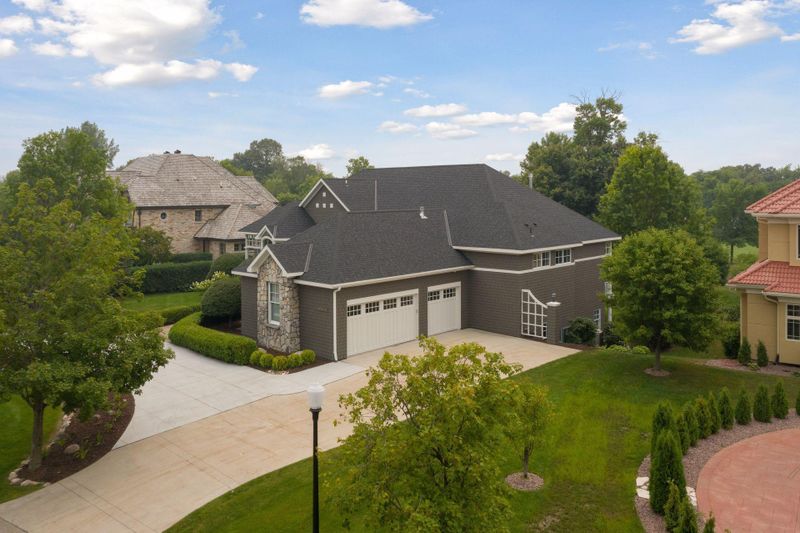 18530 Bearpath Trl, Eden Prairie, MN 55347