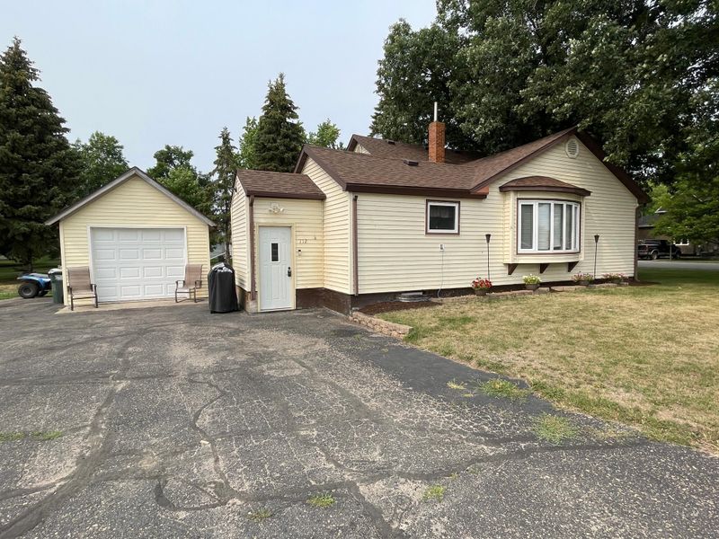 112 E 4th Ave, Osakis, MN 56360