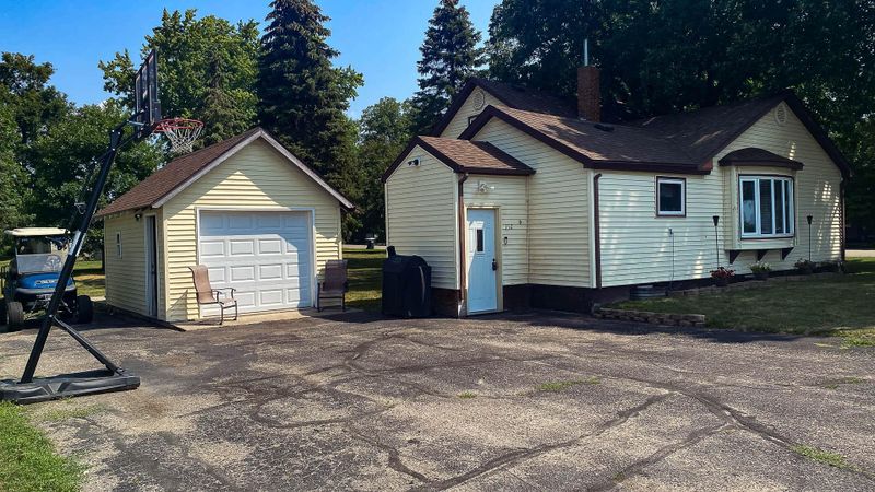 112 E 4th Ave, Osakis, MN 56360