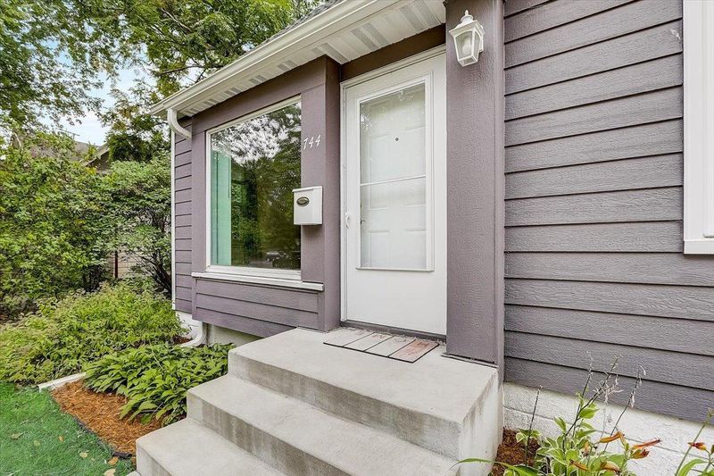 744 Como Ave, Saint Paul, MN 55103