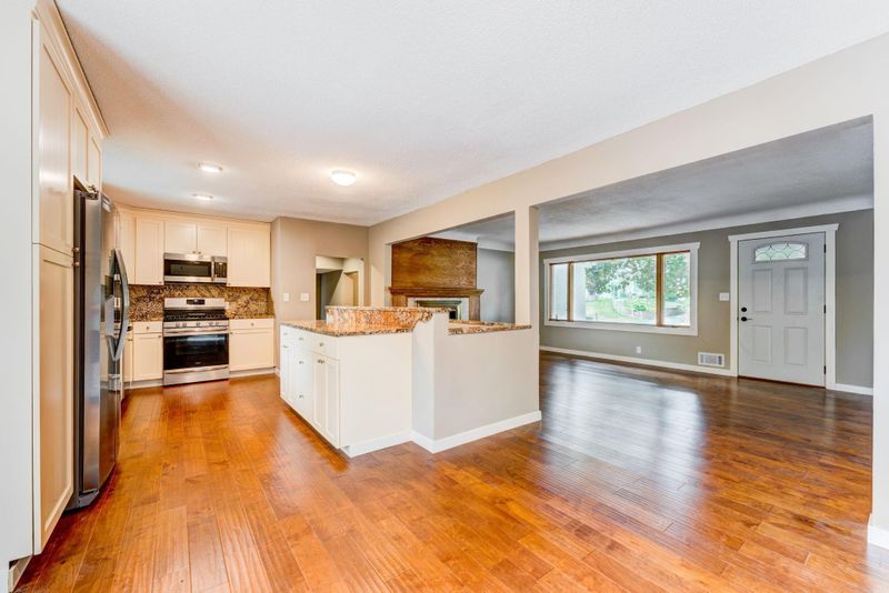 914 16th Ave N, South Saint Paul, MN 55075