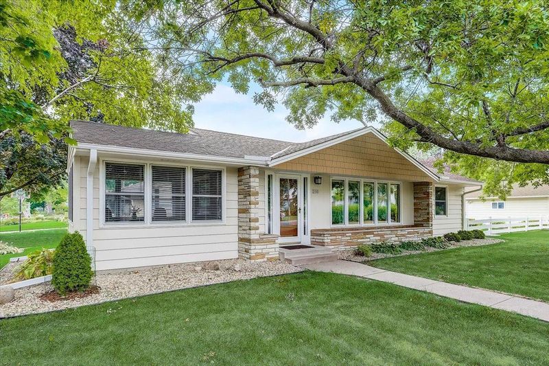 3100 Rankin Rd, Saint Anthony, MN 55418