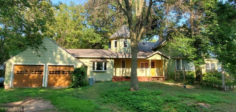35901 Vickers Dr NE, Cambridge, MN 55008