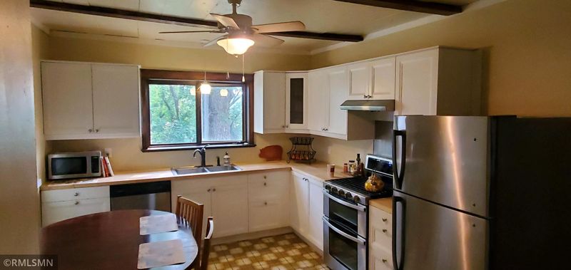 35901 Vickers Dr NE, Cambridge, MN 55008