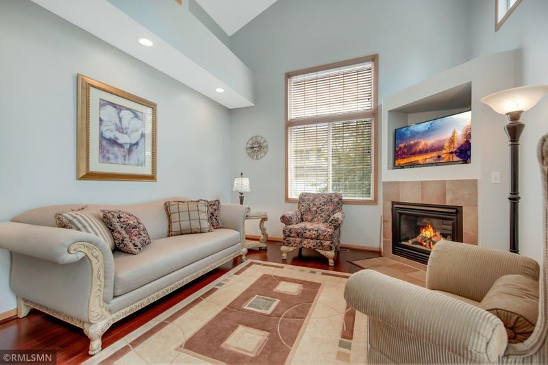 3216 Juniper Cir #D, Woodbury, MN 55125