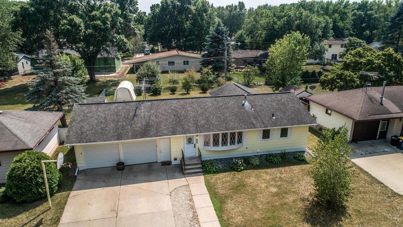 608 Centennial Dr, Farmington, MN 55024