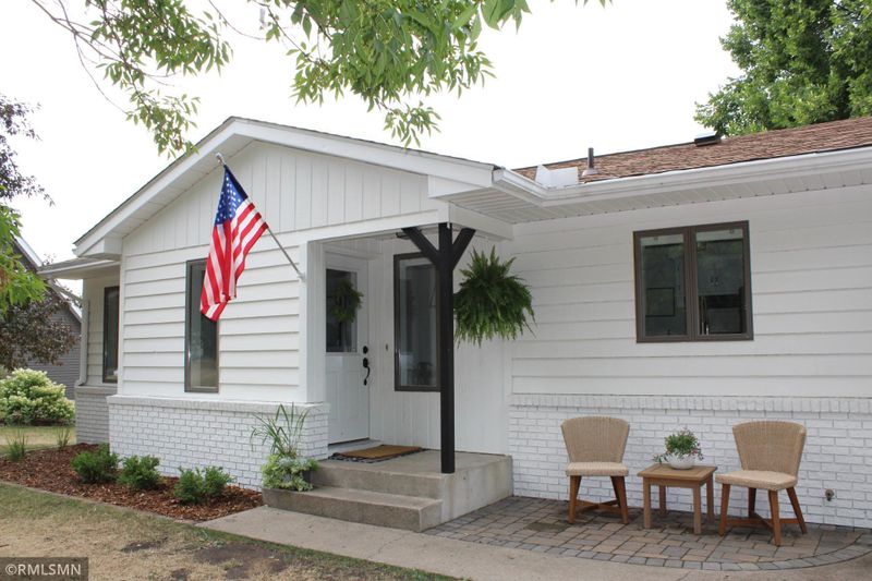 280 Klarsyn St SE, Cokato, MN 55321