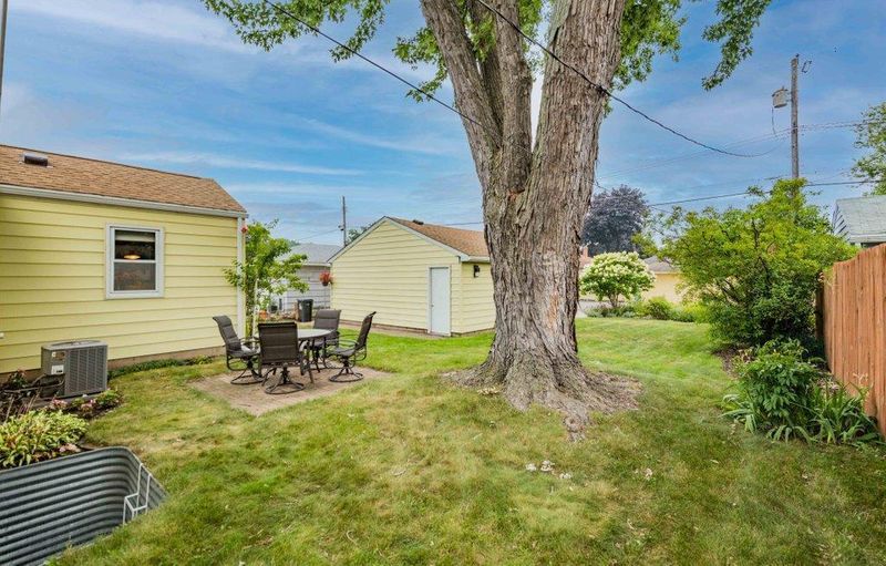 1638 Sherwood Ave, Saint Paul, MN 55106