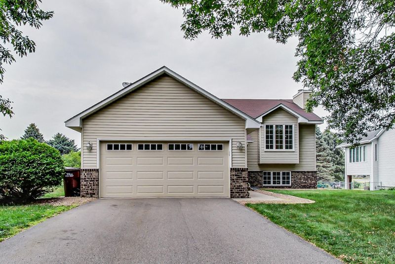 9104 Sequoia Rd, Woodbury, MN 55125