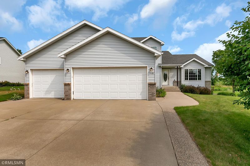 1128 Garden Brook Dr, Sauk Rapids, MN 56379