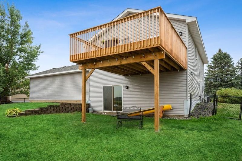 1009 Loveland Cir, Montrose, MN 55363