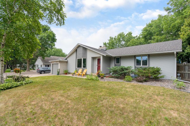 2685 Brookview Dr E, Maplewood, MN 55119
