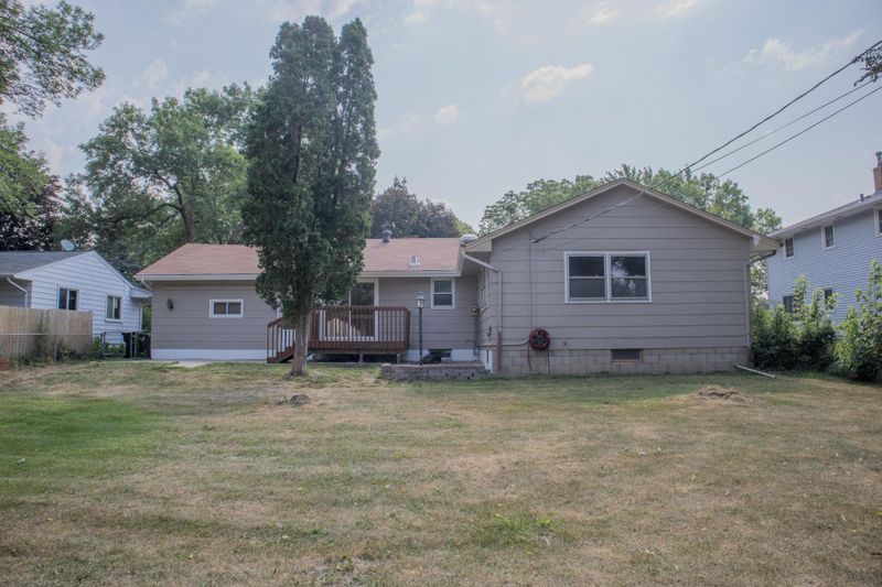 1751 Ide St, Maplewood, MN 55109