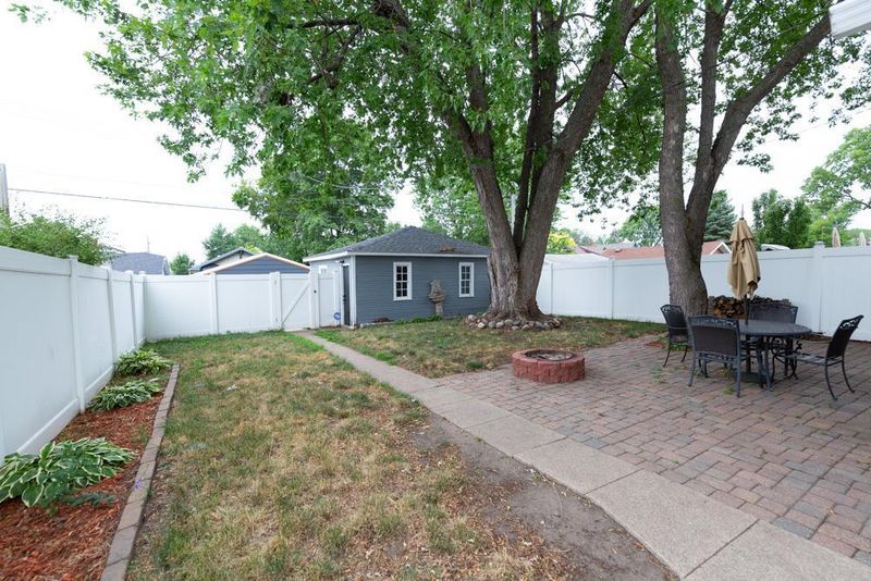 1350 Charles Ave, Saint Paul, MN 55104