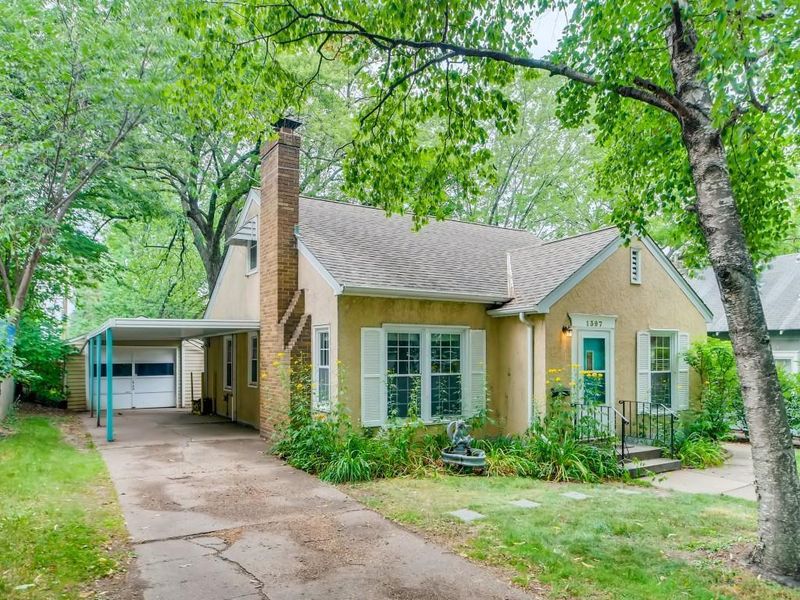 1397 Hazel St N, Saint Paul, MN 55119
