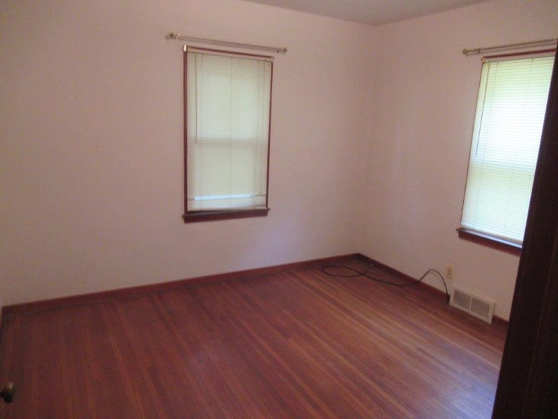 11822 111th St, Leota, MN 56153