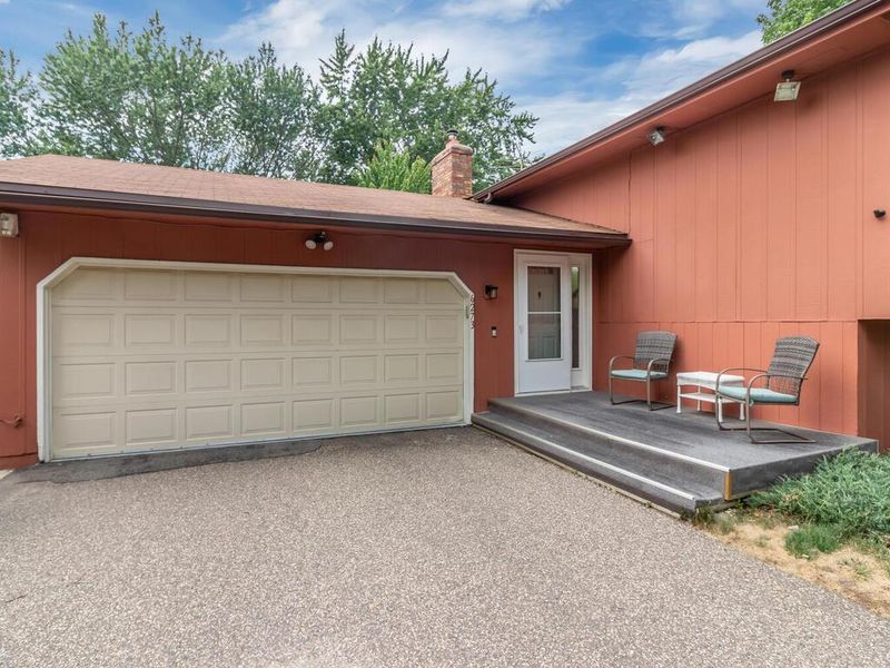 6273 Century Blvd, Minneapolis, MN 55429