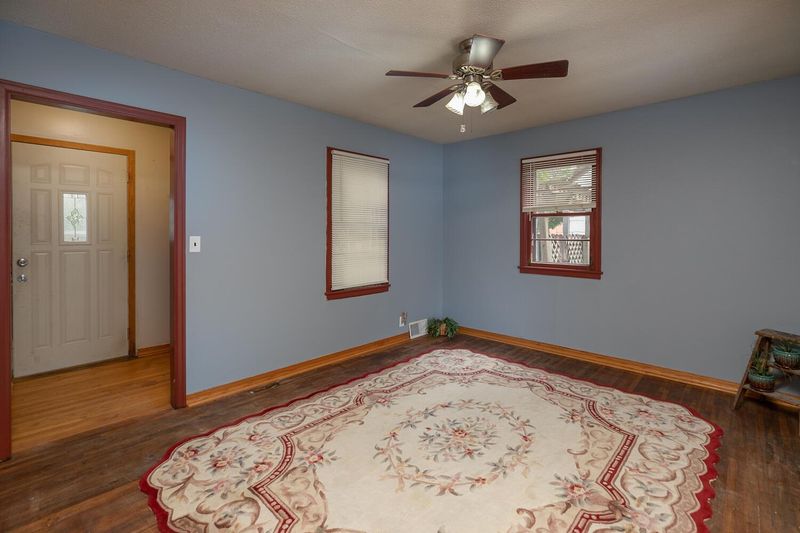 209 3rd St SW, Pine Island, MN 55963