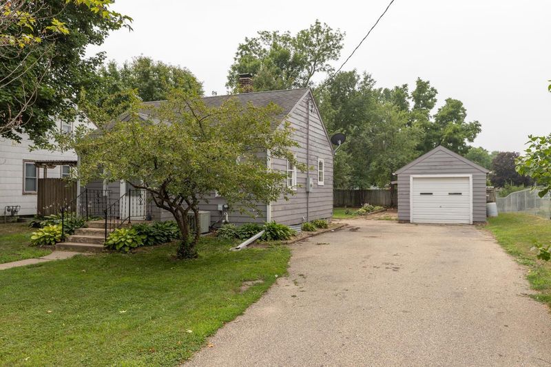 209 3rd St SW, Pine Island, MN 55963