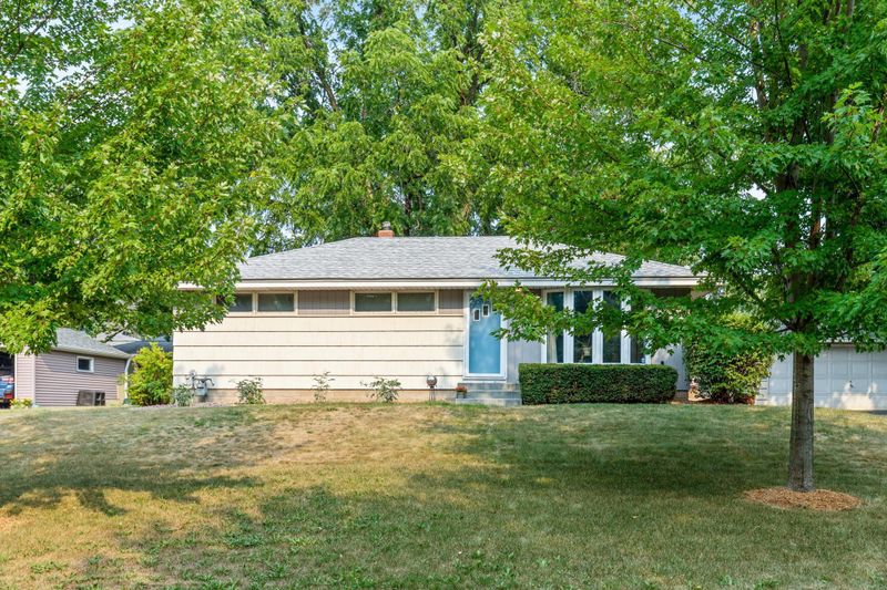 736 Bartelmy Ln N, Maplewood, MN 55119