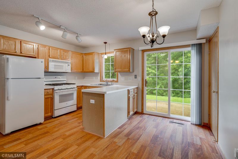 7930 Forest Blvd #E, Woodbury, MN 55125