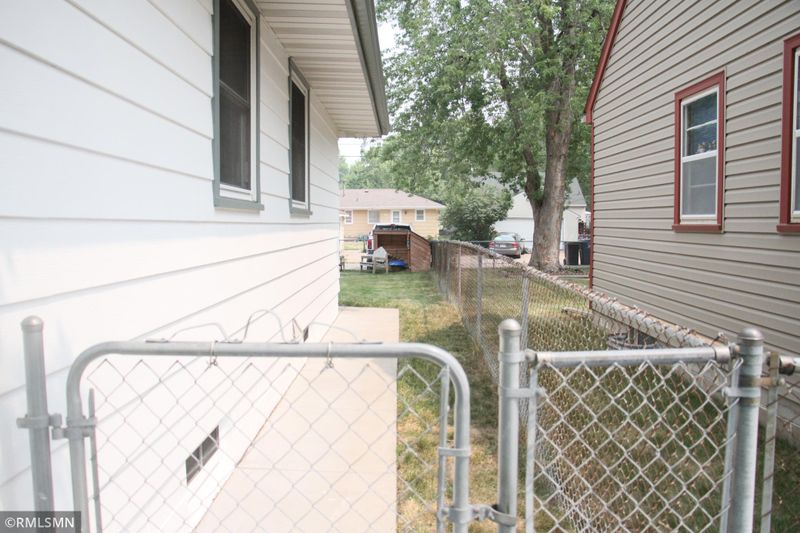 4910 Russell Ave N, Minneapolis, MN 55430