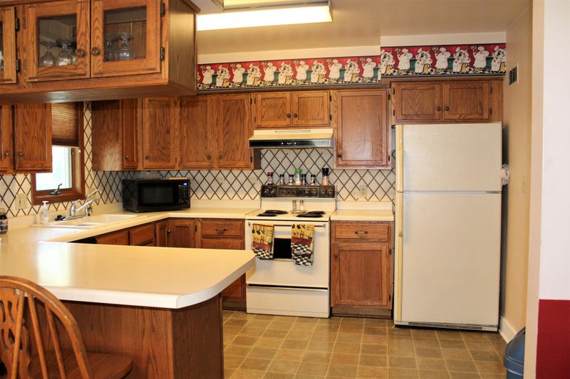 310 W 6th St, Blue Earth, MN 56013