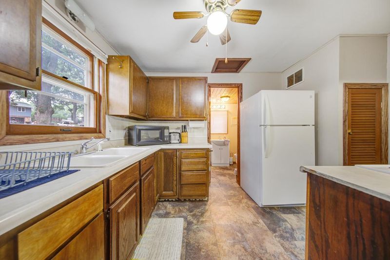 444 E Amber Lake Dr, Fairmont, MN 56031