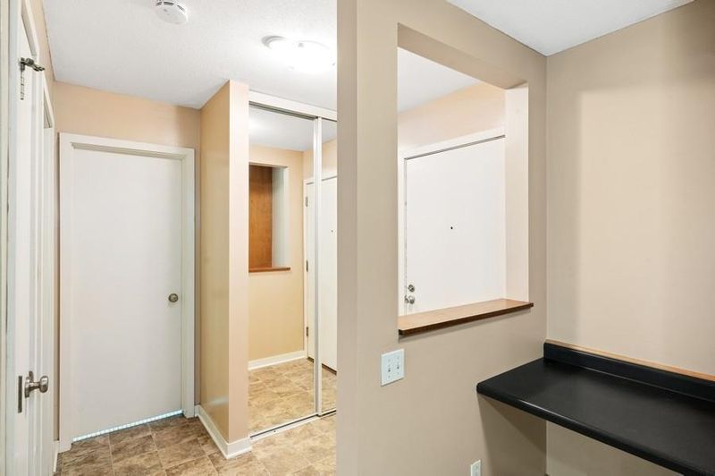 3729 Snelling Ave #105, Minneapolis, MN 55406
