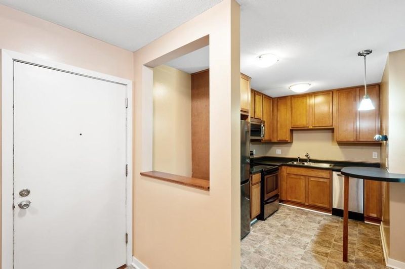 3729 Snelling Ave #105, Minneapolis, MN 55406