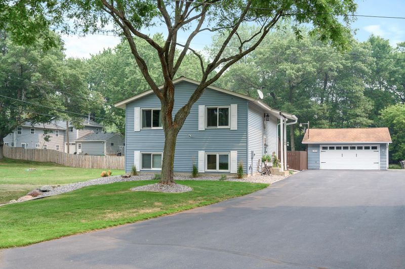 180 Glenmar Ave, Mahtomedi, MN 55115