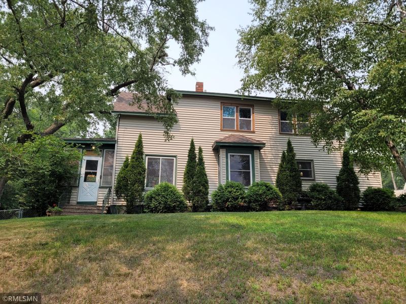 597 Kingston Ave, Maplewood, MN 55117