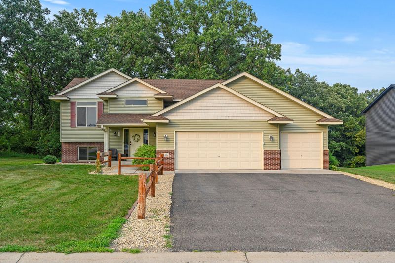 26407 22nd St W, Zimmerman, MN 55398