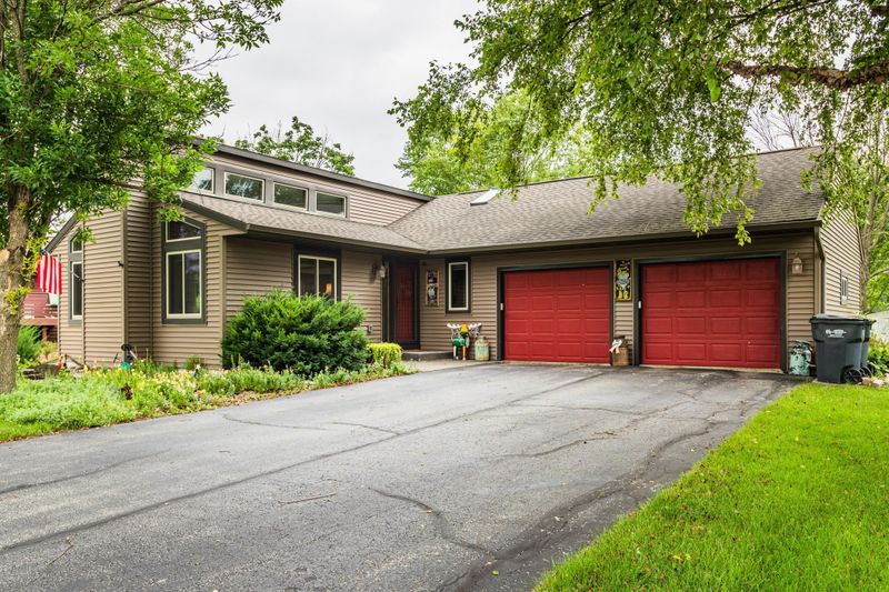 125 Crescent Ave, La Crescent, MN 55947