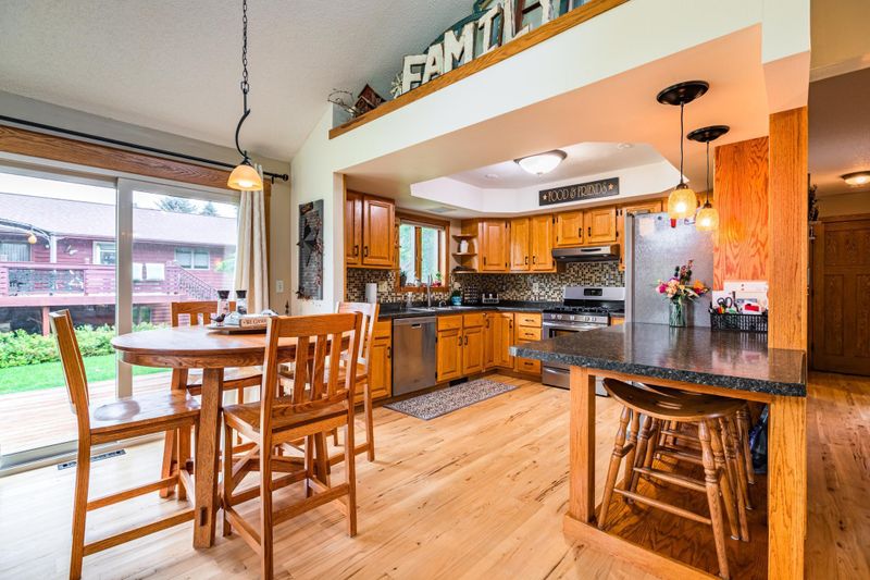 125 Crescent Ave, La Crescent, MN 55947