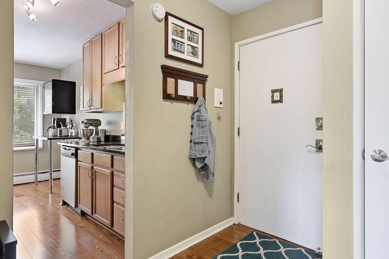 3236 Garfield Ave #202, Minneapolis, MN 55408