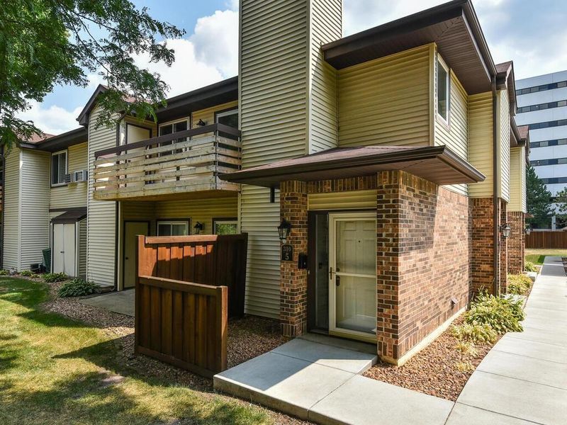 310 Ford Rd #5, Saint Louis Park, MN 55426