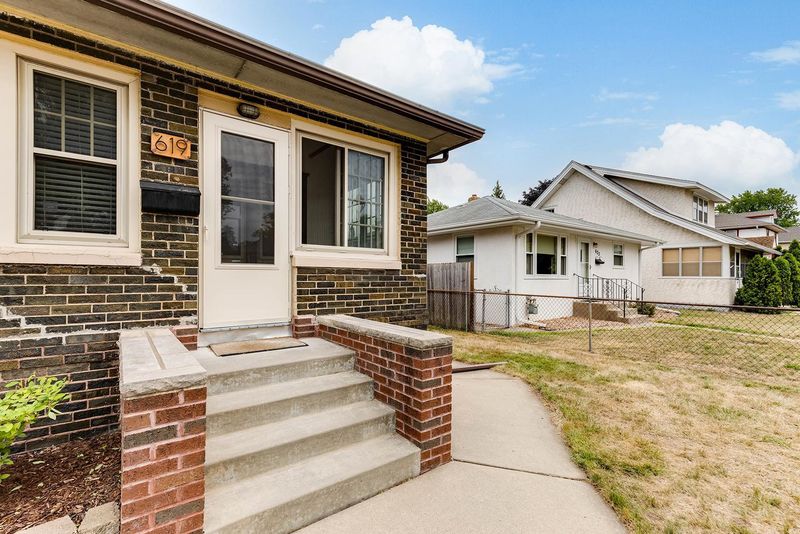 619 5th Ave S, South Saint Paul, MN 55075