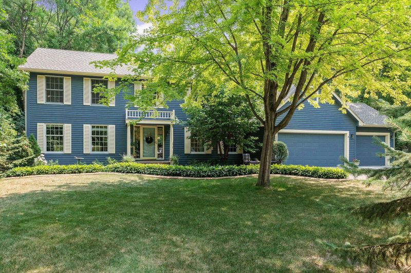 6185 Strawberry Ln, Excelsior, MN 55331