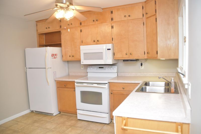 11460 Lakeview Rd, Chisago City, MN 55013