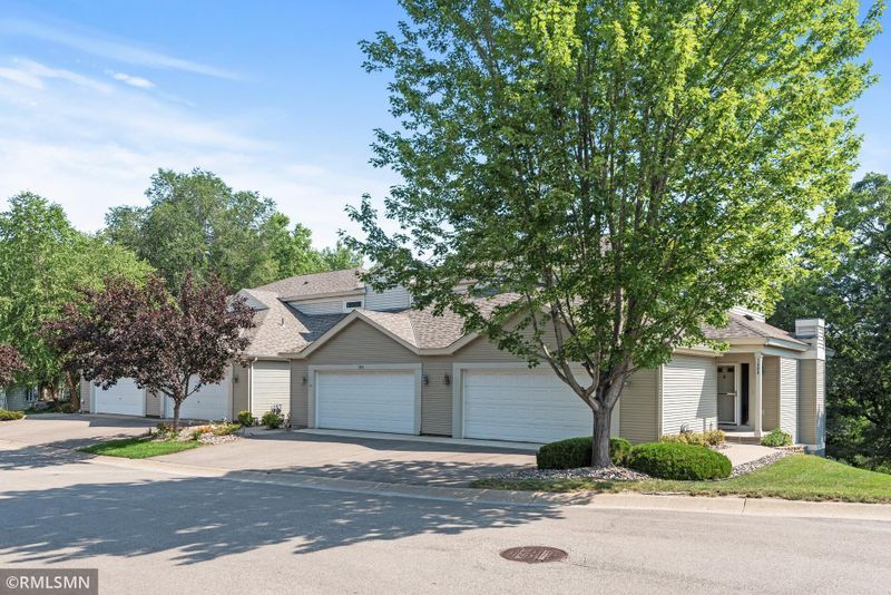 1410 Mcandrews Rd E #7, Burnsville, MN 55337