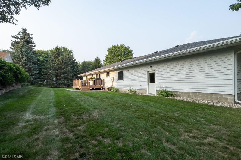 1102 N Washington Ave, Saint Peter, MN 56082