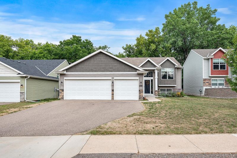 3940 Douglas Dr N, Crystal, MN 55422