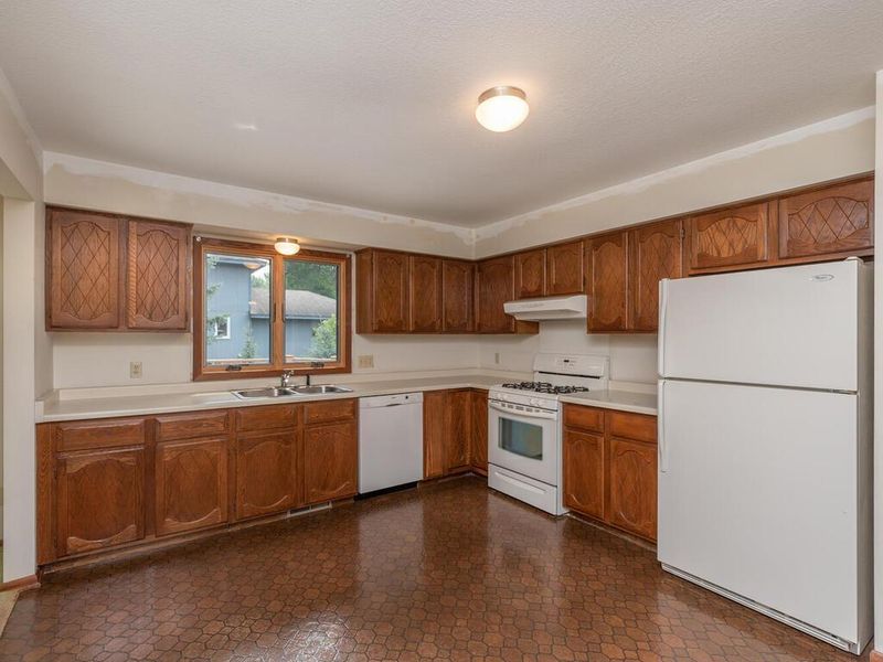 10543 Maryland Cir S, Bloomington, MN 55438