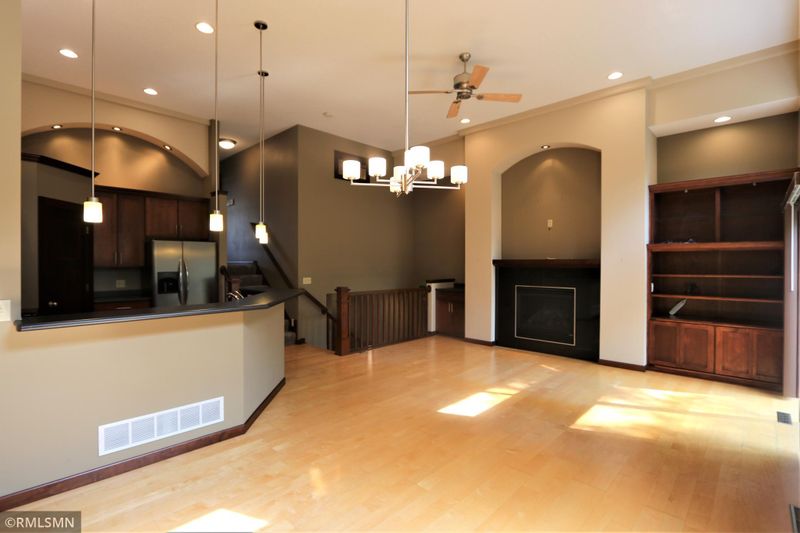 1229 Mullan Ct, Saint Paul Park, MN 55071