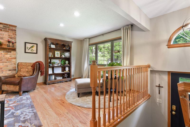 6517 Aspen Rd, Edina, MN 55436